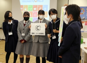 C班が「環境」のアイデアを発表