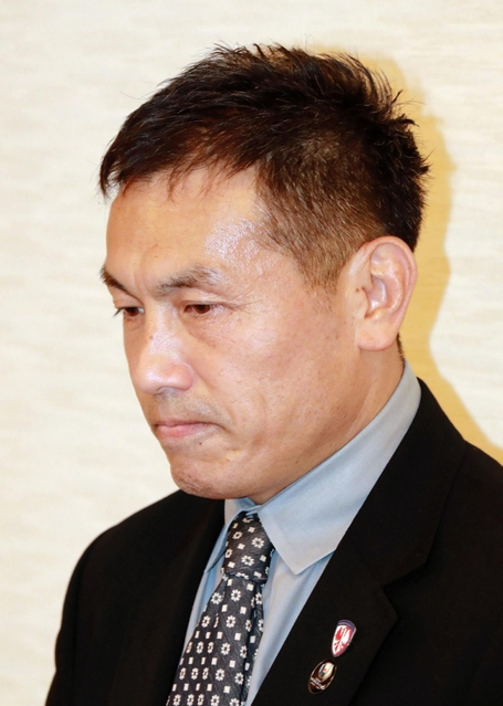 この日亡くなった平尾誠二さんとの思い出を語る東田哲也さん＝大阪市北区（撮影・大山伸一郎）