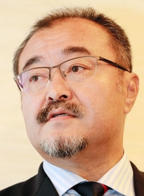 平尾誠二さんとの思い出を語る林敏之さん＝２０日夜、大阪市北区（撮影・大山伸一郎）
