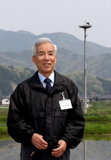 コウノトリの保護に人生の大半を費やしてきた松島興治郎さん。「鳥が好きというだけでやれる仕事でもなかった」と笑う＝豊岡市百合地