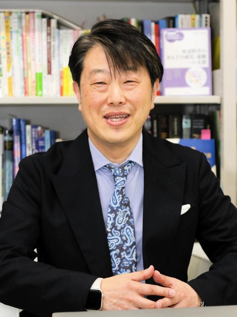 武庫川女子大学教育総合研究所の中井昭夫教授＝西宮市