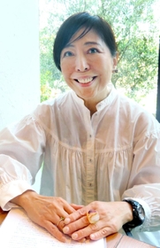ＤＶ問題に詳しい甲南女子大の友田尋子名誉教授＝西宮市内