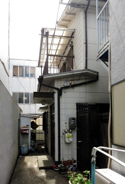 山田受刑者が認知症の夫と暮らしていた家＝神戸市内