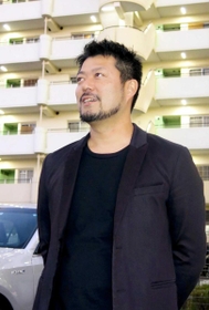 「目の前で人が生まれたり、見送ったりできる仕組みができたら」と語る菅原健介さん＝神奈川県藤沢市