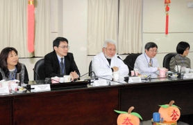 「台日交流会」に臨む台北市立病院の医師ら＝台北市