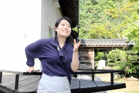 「人は安心すると痛みが少なくなる」と語るリガレッセの大槻恭子さん＝兵庫県豊岡市日高町