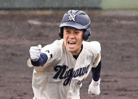 雨の中、適時打でガッツ＝高砂球場