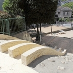 遺体発見現場近くの公園。週末にもかかわらず子どもたちの姿はなく、閑散としていた＝２７日午前１１時５３分、神戸市長田区長田天神町１