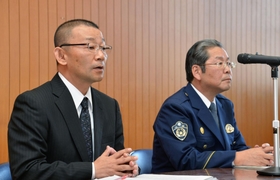 君野康弘容疑者の再逮捕について会見で説明する兵庫県警の幹部＝１４日午後、神戸市長田区北町３、長田署