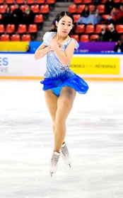 滑らかで安定したジャンプを跳ぶ三原舞依選手