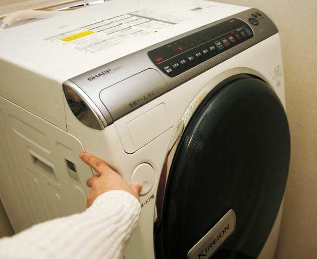 ドラム式洗濯機。チャイルドロック機能を示すボタンを押しておけば、事故防止につながる