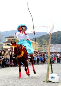 神戸市内唯一の伝統行事「流鏑馬神事」