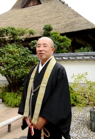 無動寺の久保泰明住職＝神戸市北区山田町福地