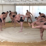 尾上部屋の稽古の様子＝神戸市北区山田町原野