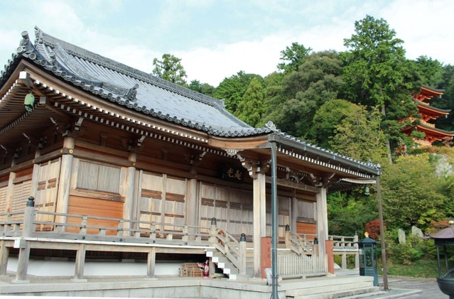 聖徳太子が建立したとされる鏑射寺本堂