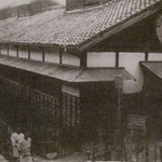 明治末ごろ炭酸泉源の近くにあった有馬鉱泉の工場（提供写真）