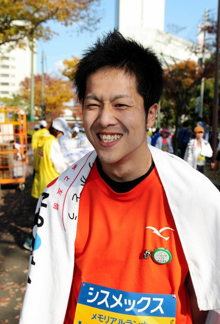「『いい走り！』という声援がうれしかった」と話す松井敦嗣さん（撮影・峰大二郎）＝神戸市中央区港島中町６