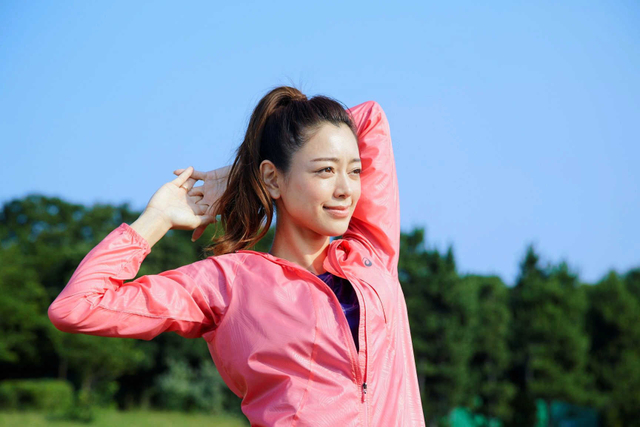 神戸マラソンに参加する松本莉緒さん（実行委員会事務局提供）