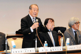 「第６回神戸マラソン」の要項について話し合った実行委員会の総会＝県民会館
