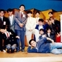 当時の神戸大学落語研究会のメンバー（手前、横になっているのが吉弥さん）