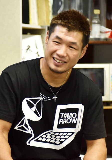 「フレンドシップランナーとして楽しく走りたい」と話す長谷川穂積さん＝神戸市兵庫区西多聞通２、真正ボクシングジム