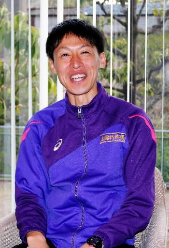 神戸マラソンの魅力について語る、山陽特殊製鋼の篠藤淳＝姫路市飾磨区細江