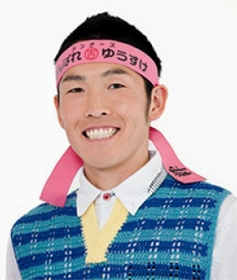 お笑いコンビ「ランナーズ」のがんばれゆうすけさん（神戸マラソン実行委員会事務局提供）