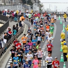 第１０回神戸マラソン／折り返し付近（須磨・垂水）／（２）