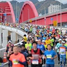 第１０回神戸マラソン／ハーバーランド・フィニッシュ／（１）