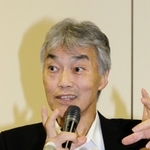 政務活動費の不透明な支出について会見する神戸市会の大野一議員＝３日午後、神戸市中央区の神戸市役所（撮影・三浦拓也）