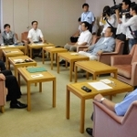 政務活動費を使った調査委託が「架空」だったことが報告された市議会代表者会議＝７月２９日、神戸市役所