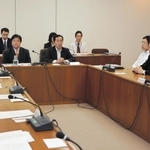 自民党神戸への対応などが報告された神戸市議会の検討会＝神戸市役所