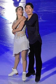 フィギュアスケート・アイスダンスで新たなカップルを結成した村元哉中（左）と高橋大輔＝コーセー新横浜スケートセンター