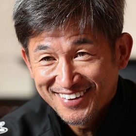 古巣ヴィッセル神戸との開幕戦に向け、思いを語る三浦知良＝和歌山県上富田町
