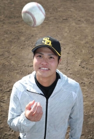 ソフトバンクにドラフト１位で入団した甲斐野央投手