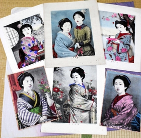 料治熊太の「明治もの蒐集」に影響され、集め始めた明治時代の石版画（リトグラフ）。美人画だけでなく風景、戦争なども題材になった