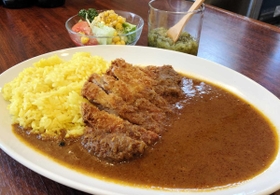 家庭料理　おもやのカツカレー