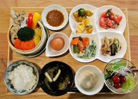 クラテラスたつの　新鮮野菜せいろ蒸しとお惣菜ブッフェ