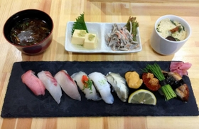 花板のおまかせ特選握り十貫セット