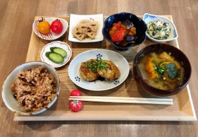 寝かせ玄米とおやさい　あおい屋のあおい定食