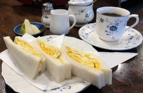 カフェ・バール　こうべっこのたまごサンドと珈琲