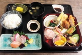 まるぶん食堂のまるぶん定食  