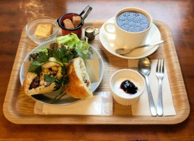 「豆ツナ」のフォカッチャサンドのモーニング