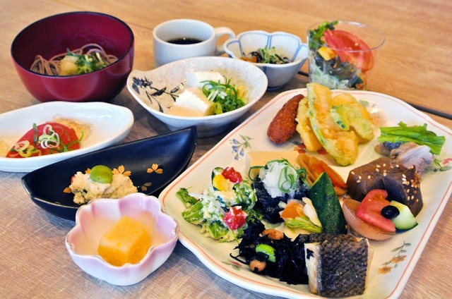 神戸新聞next 連載 特集 ランチどこいこ 旬彩レストラン デルパパ 三木市 ランチバイキング