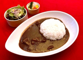 カフェ・エースの「特製辛口ビーフカレー」