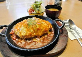 スイスシャレーの「鉄板オムライス」