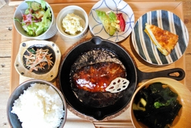 Ｃａｆｅ　ｂｌｏｏｍの「ランチセット」