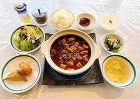 天安閣の「土鍋麻婆豆腐セット」