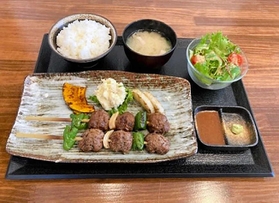 肉料理やくじゅうのやくじゅうビーフロール膳