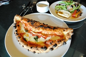 ピッツェリアダフィオーレの「銀馬車かぼちゃとリコッタチーズのリピエーノ」